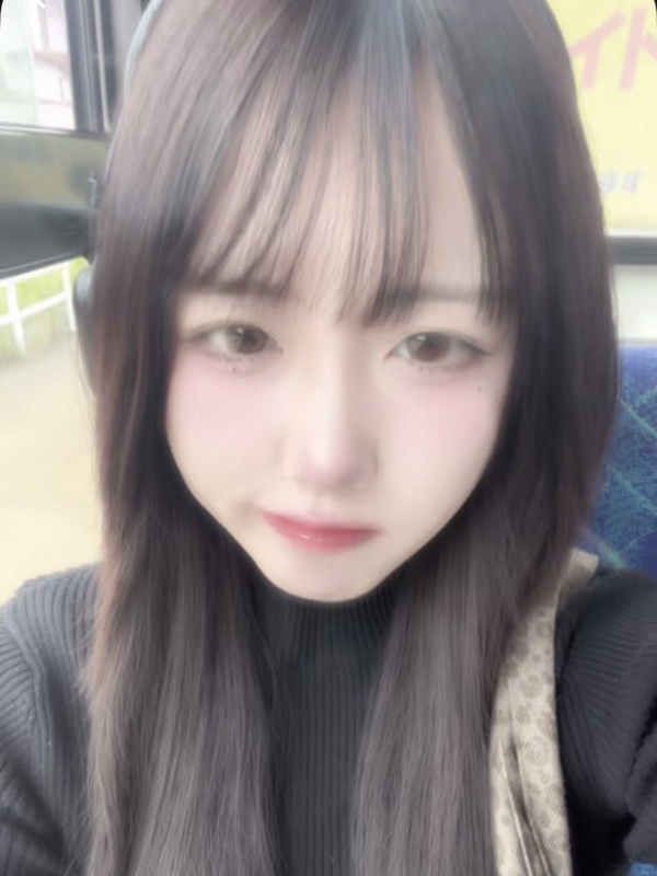 成瀬ひな