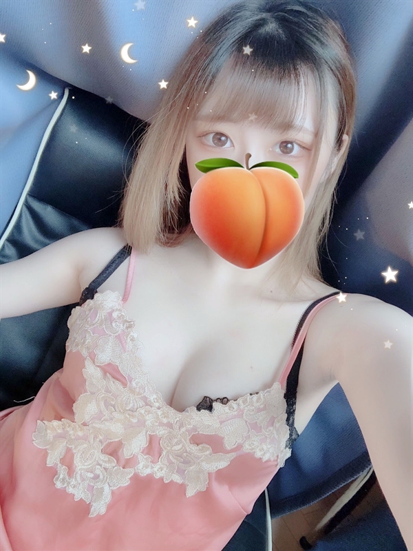 安達 ももか