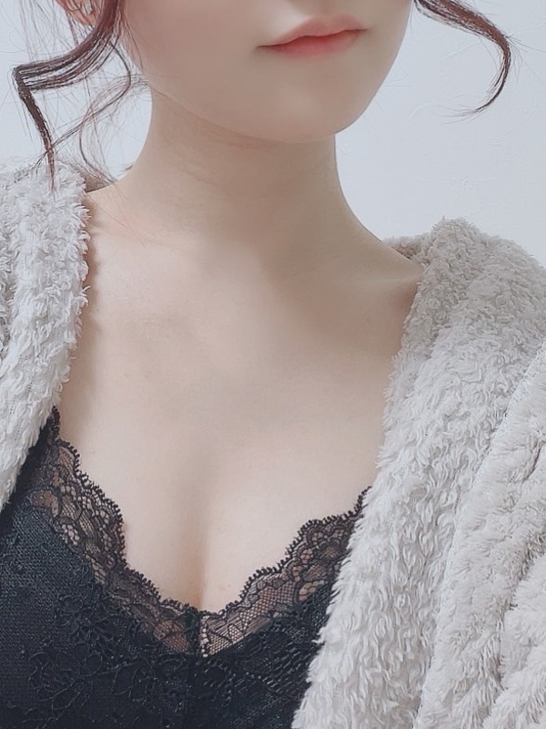 汐見なぎ
